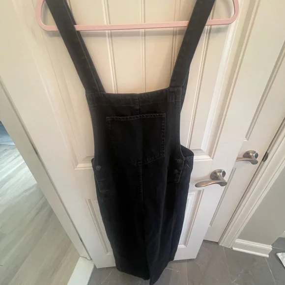 FREE PEOPLE BLACK DENIM OVERALLS W TIE DETAILS AND POCKETS! S - Picture 3 of 7